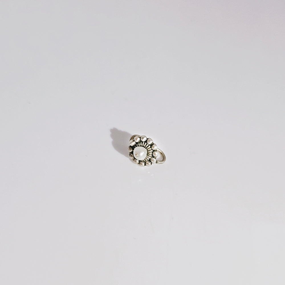 Rawa Nose Pin with Pearl in Oxidised 925 Silver