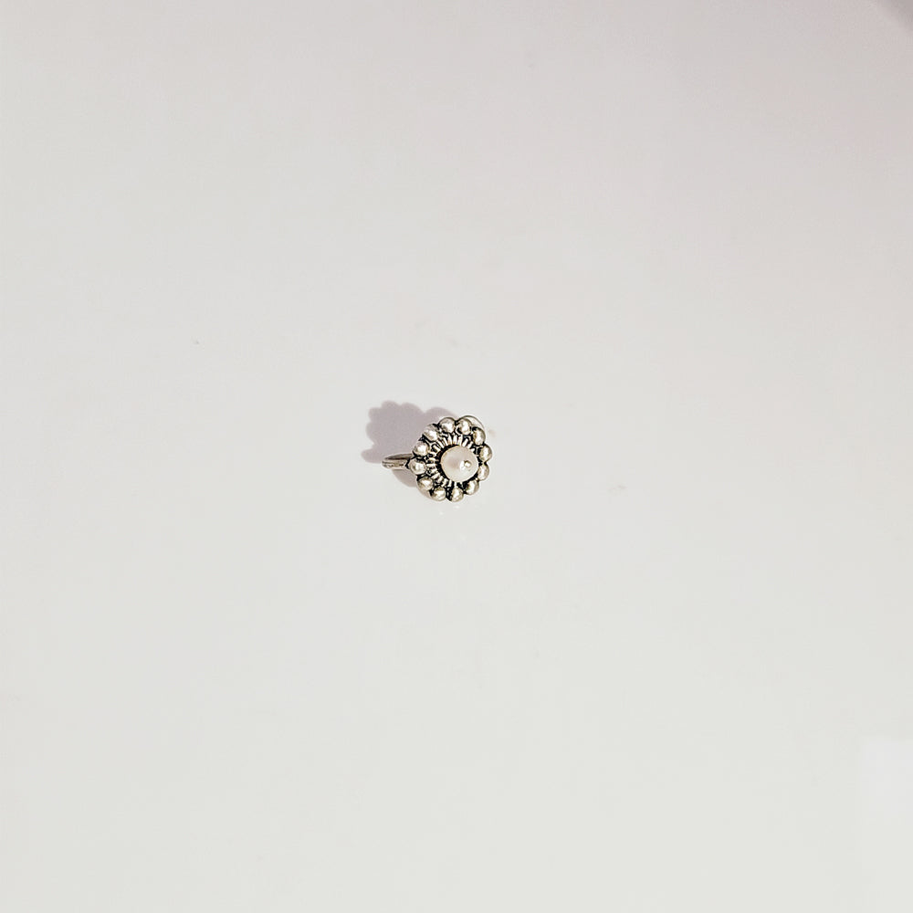 Rawa Nose Pin with Pearl in Oxidised 925 Silver