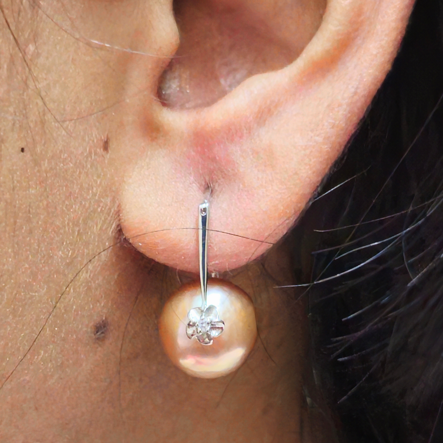 Cute Pearly Hoop Earrings in 925 Silver