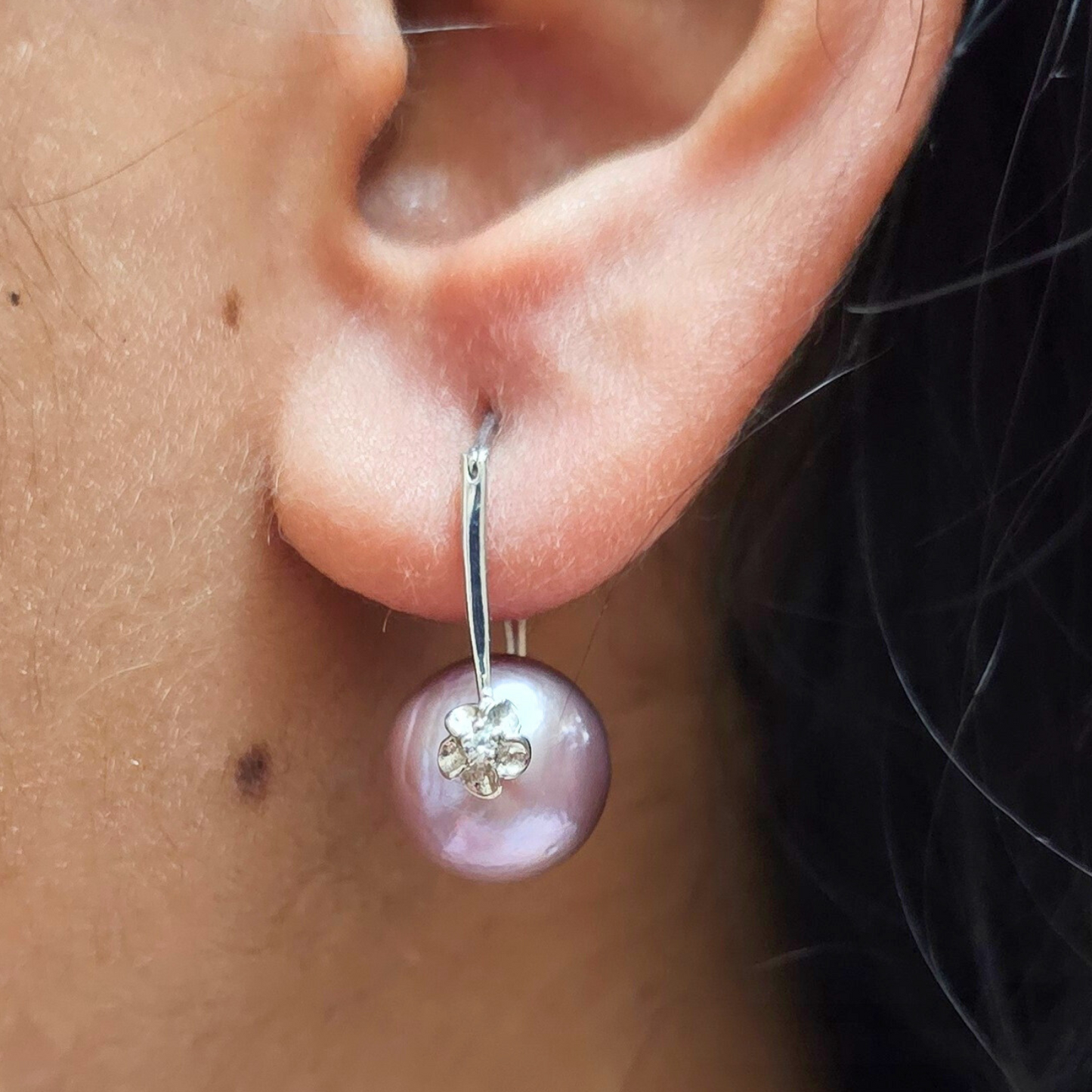 Cute Pearly Hoop Earrings in 925 Silver