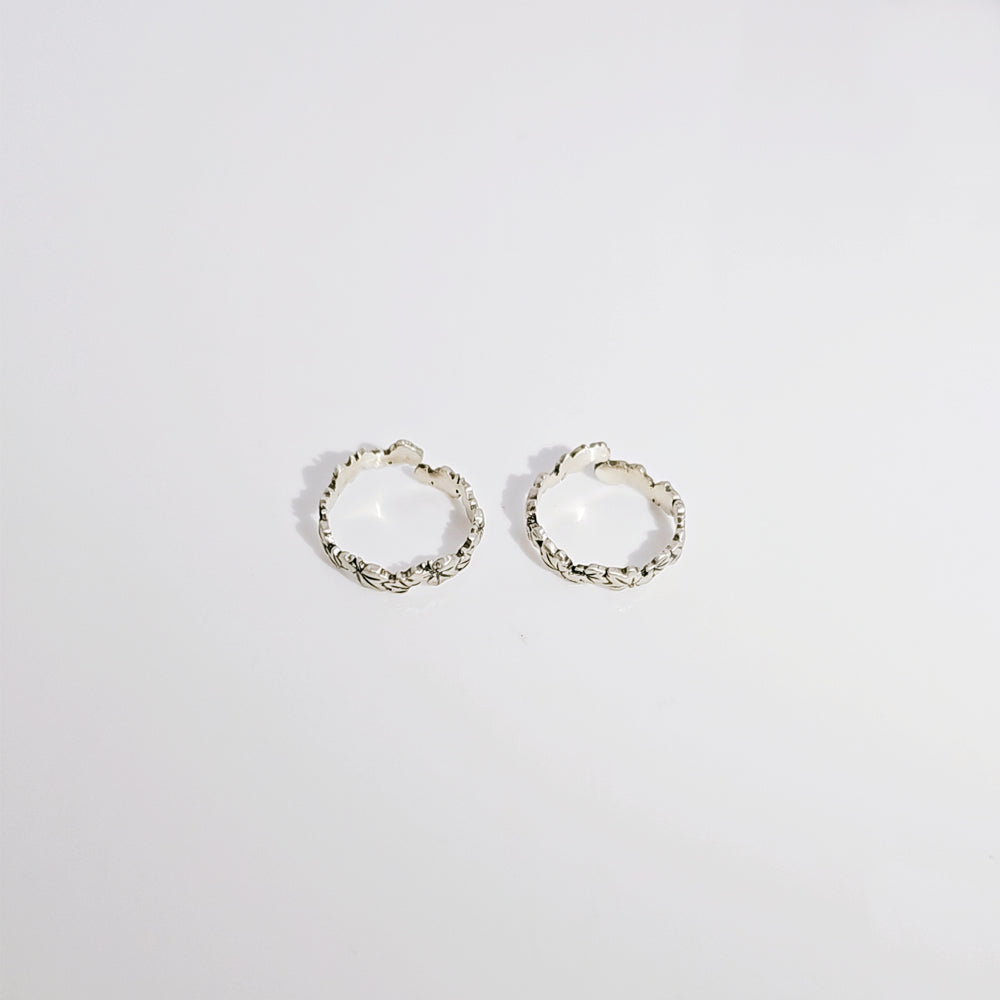 Maple Leaf Toe Ring in Oxidised 925 Silver