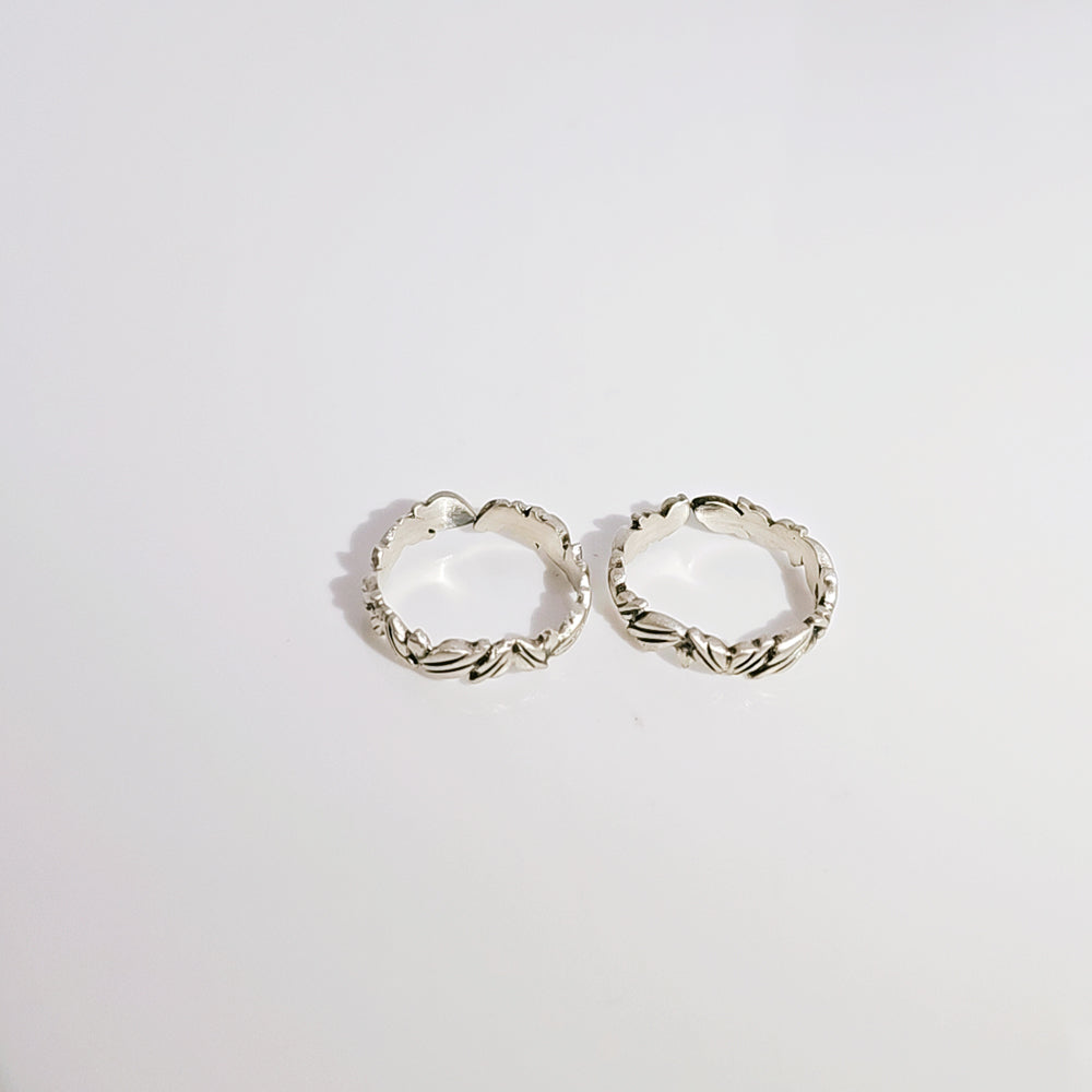 Beauty of Leaves Toe Ring in Oxidised 925 Silver