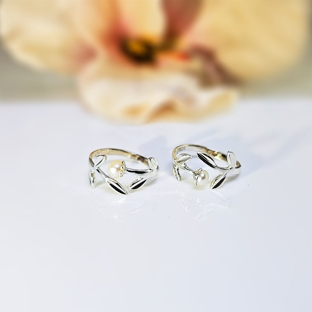 Leafy Pearly Toe Ring in 925 Silver
