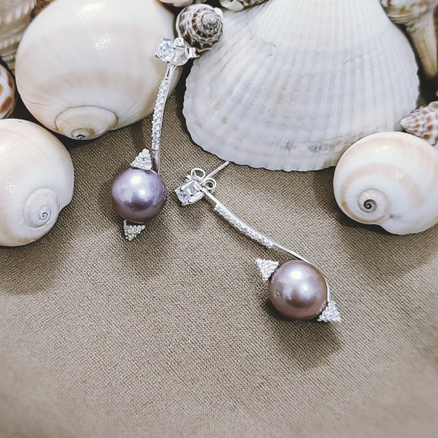 Pearly Dangle Earrings in 925 Silver