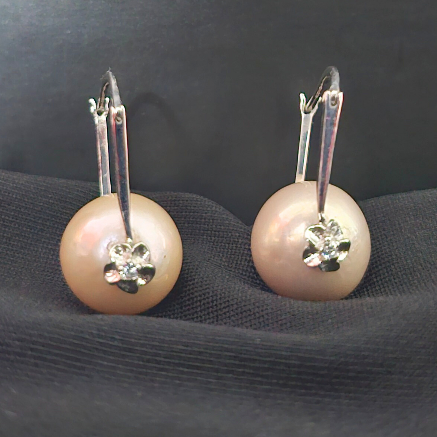 Cute Pearly Hoop Earrings in 925 Silver