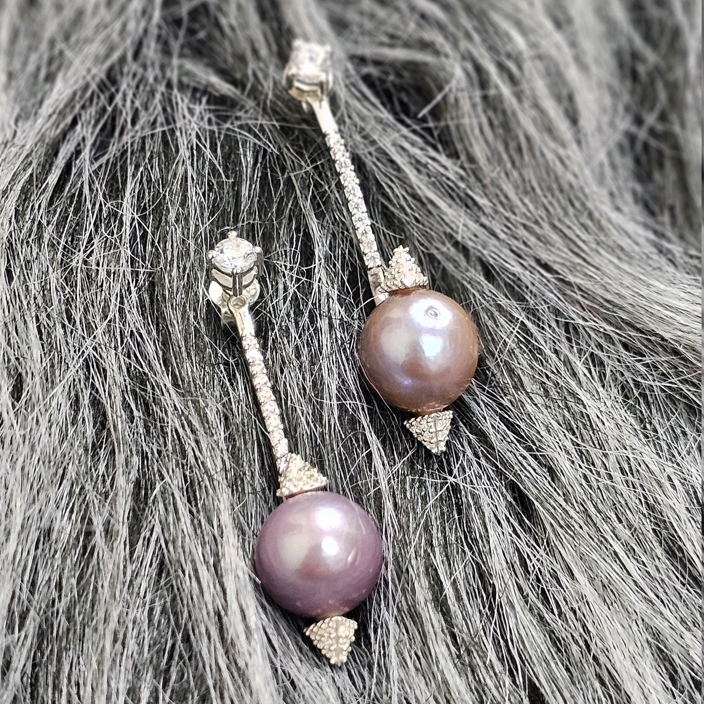 Pearly Dangle Earrings in 925 Silver