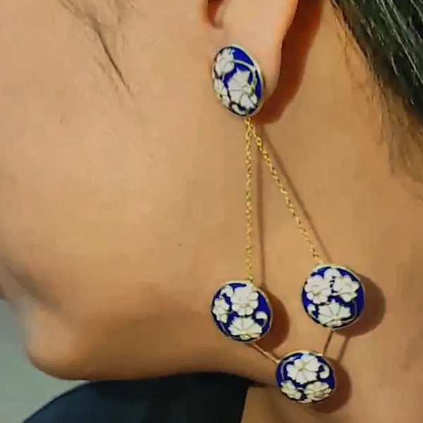 Glorious Round Swing Earring