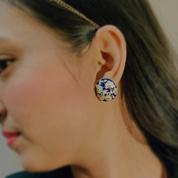 Glorious Round Bold Button Studs Earring