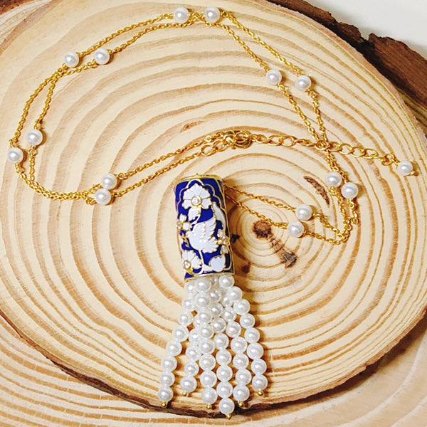 Life Of A Bird Rotating Pearl Chain Necklace