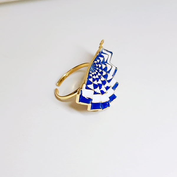 Crisp & Crinkle Wave Ring