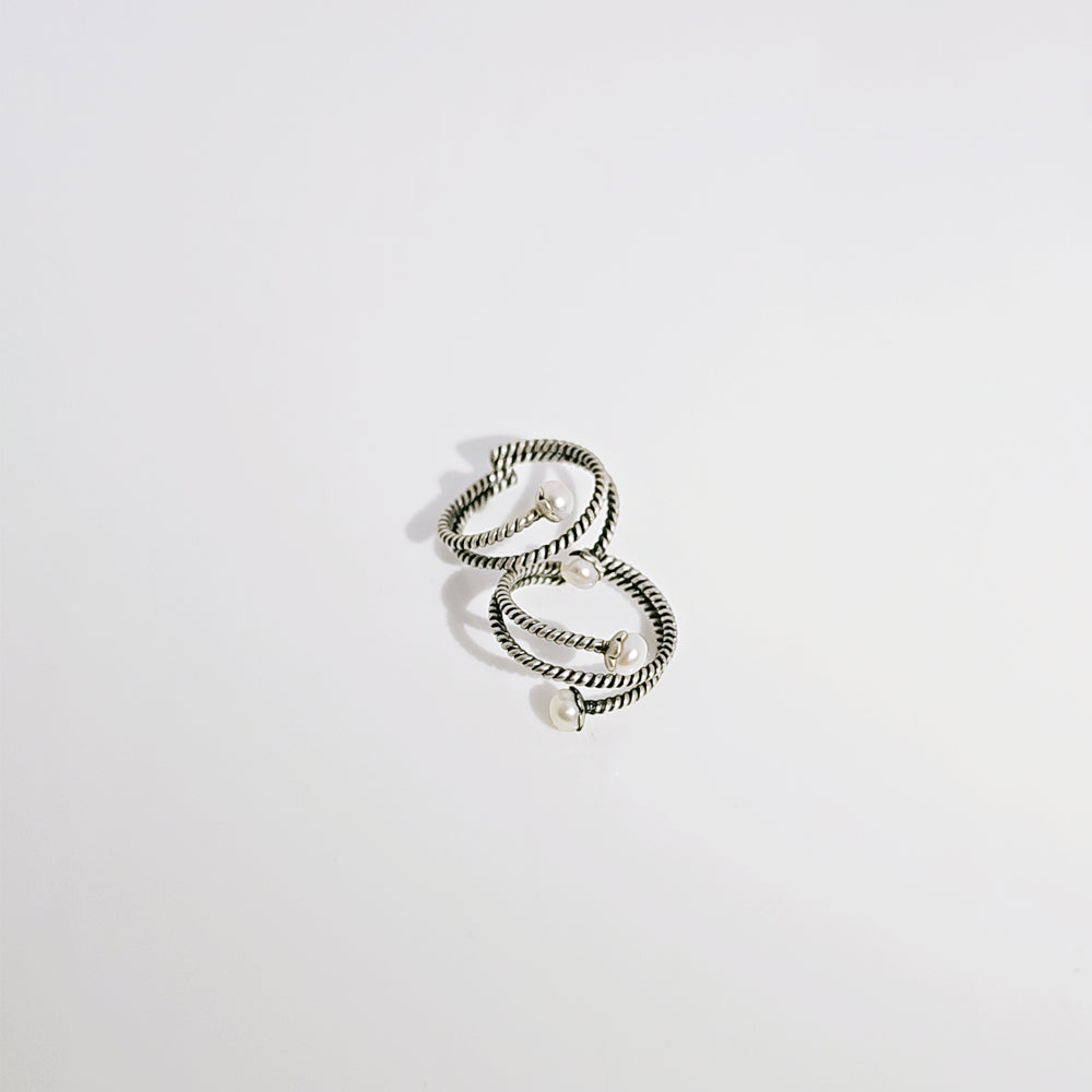 Twisted Wire Spiral Toe Ring in Oxidized 925 Silver