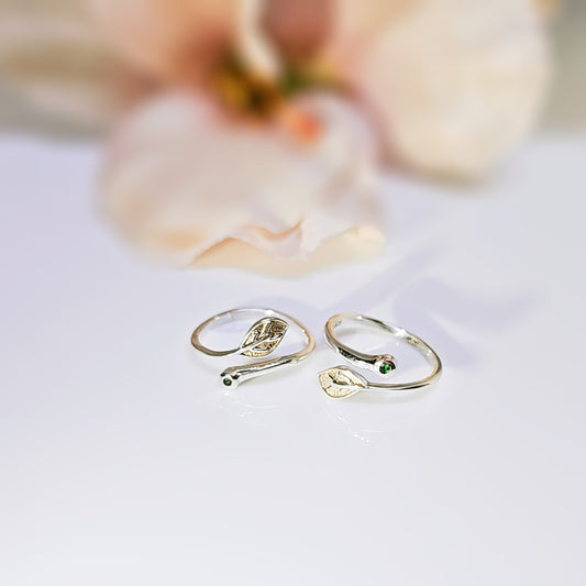 Tiny Leaf with Green Zircon Toe Ring in 925 Silver