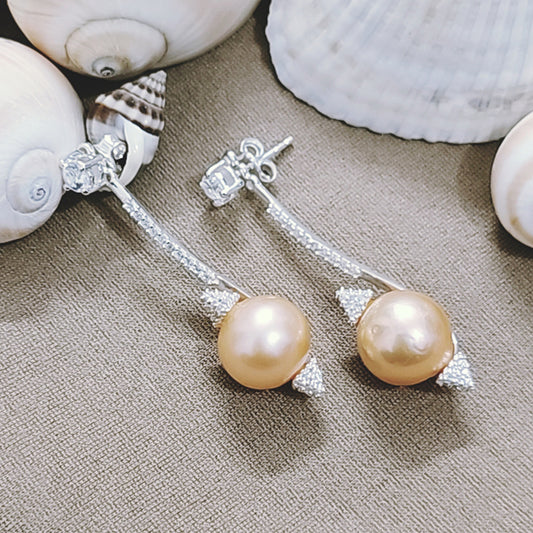 Pearly Dangle Earrings in 925 Silver