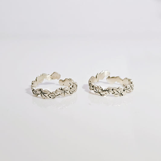 Maple Leaf Toe Ring in Oxidised 925 Silver