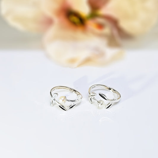 Leafy Pearly Toe Ring in 925 Silver