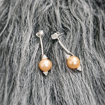 Pearly Dangle Earrings in 925 Silver