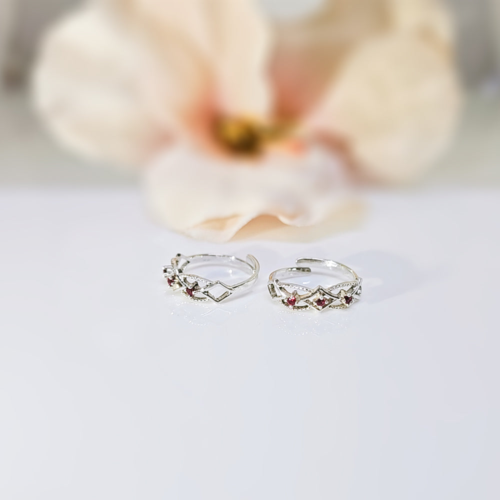 Toe Ring Band with Intricate Detailing in 925 Silver