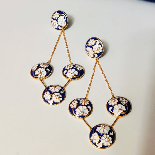 Glorious Round Swing Earring