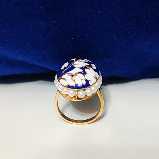 Chic Oval Distinctive Statement Ring