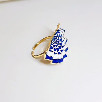 Crisp & Crinkle Wave Ring